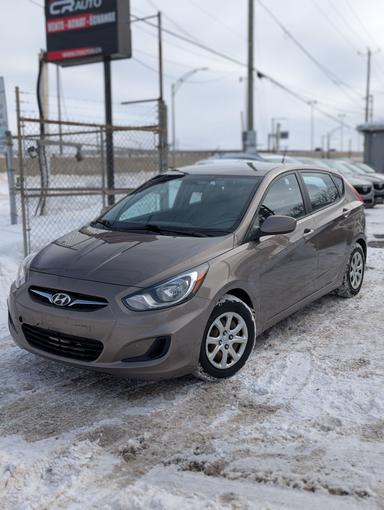 Hyundai accent hatchback 2013 - Thumbnail 1