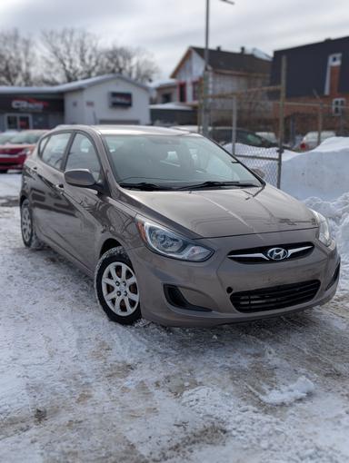 Hyundai accent hatchback 2013 - Thumbnail 3