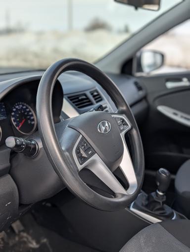 Hyundai accent hatchback 2013 - Thumbnail 8