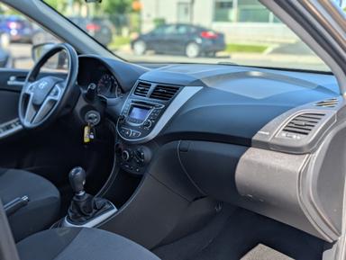 Hyundai accent hatchback 2013 - Thumbnail 8