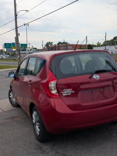 Nissan versa hatchback 2014 - Thumbnail 6