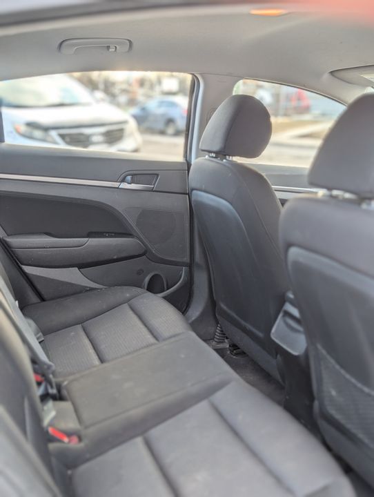 Hyundai Elantra 2018 - Image 17