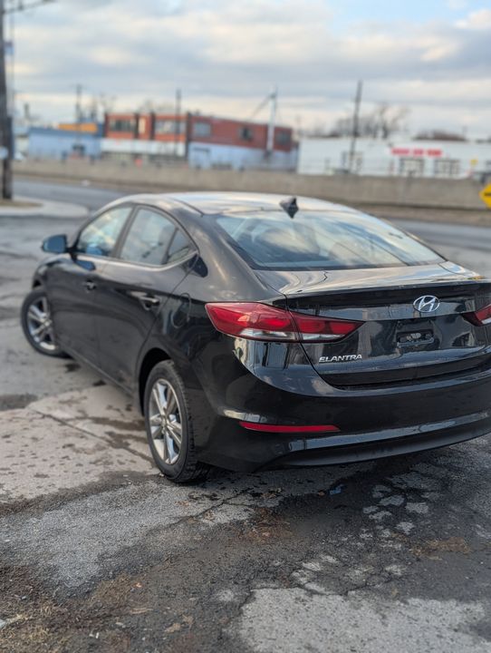 Hyundai Elantra 2018 - Image 9