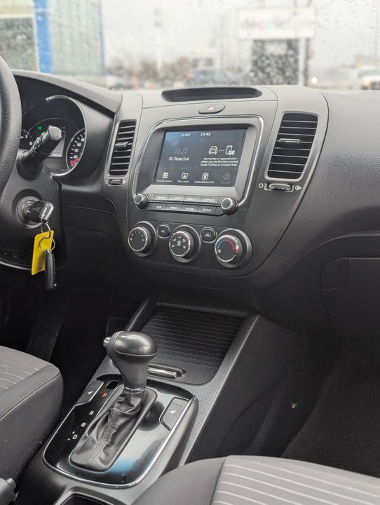 Kia Forte 2017 - Image 12