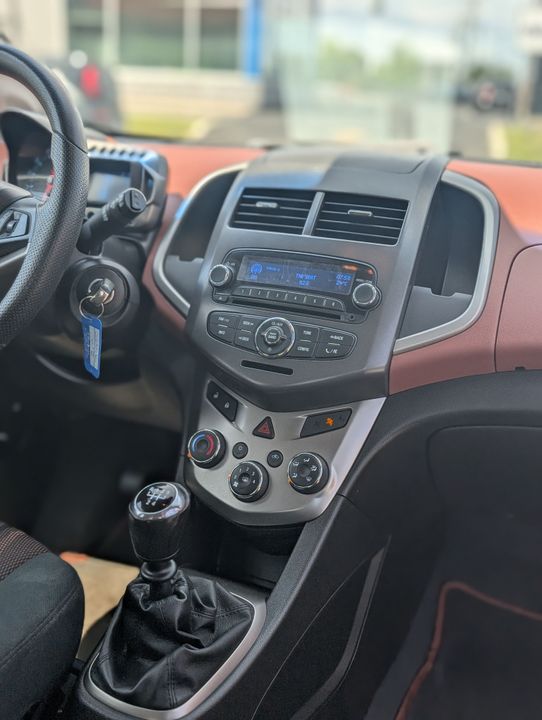Chevrolet Sonic 2012 - Image 11